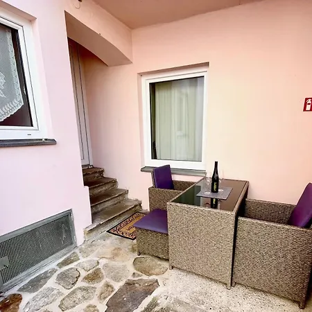 Bobbys Gartenapartment Apartment